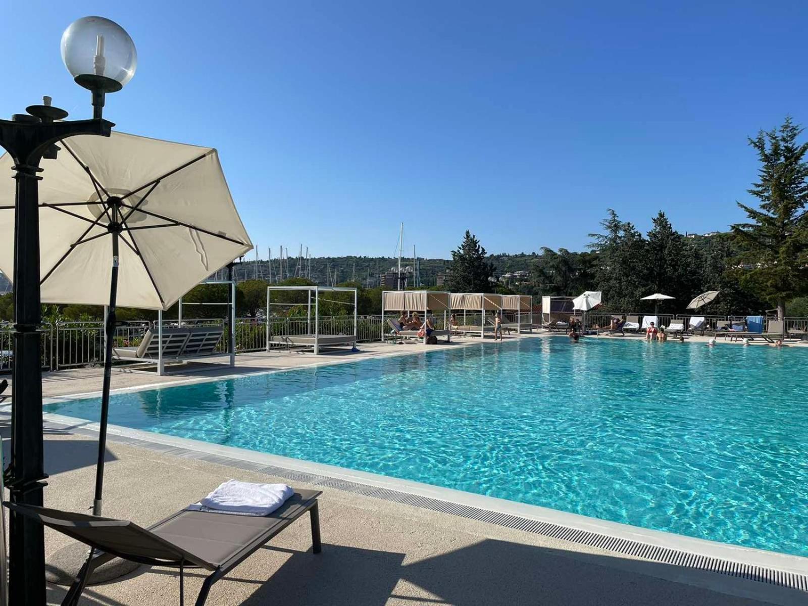 Floating Sea House Aurora Villa Portoroz Exterior photo